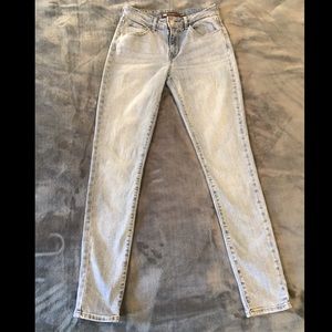 Levi’s light wash high rise skinny jeans